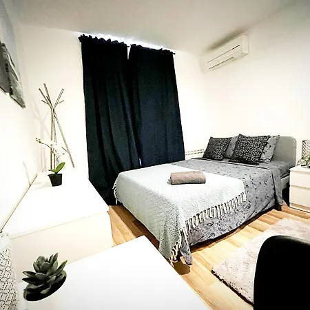 Bcn Private - La Rambla Pf Albergue Barcelona